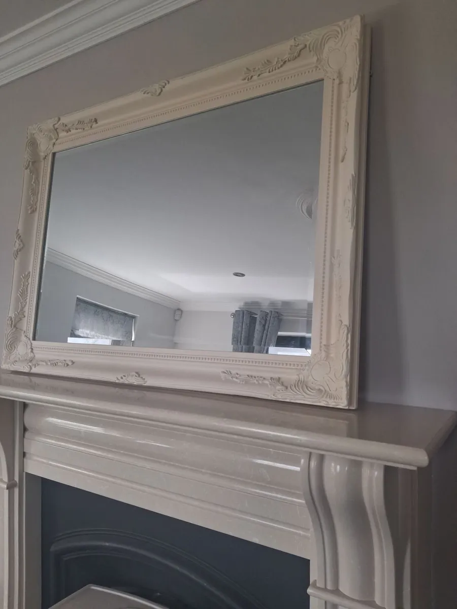Cream Antique Style Mirror. - Image 2
