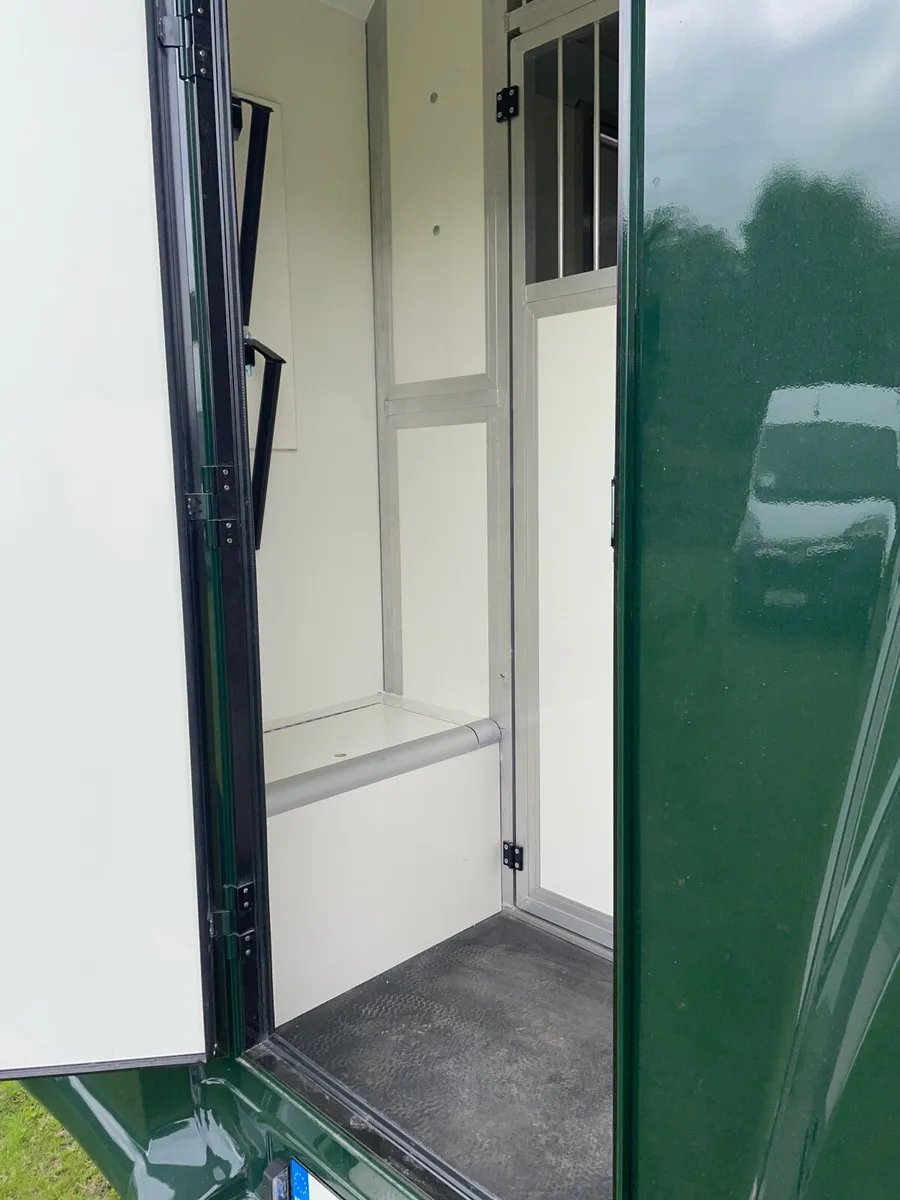 Horse box - Image 3