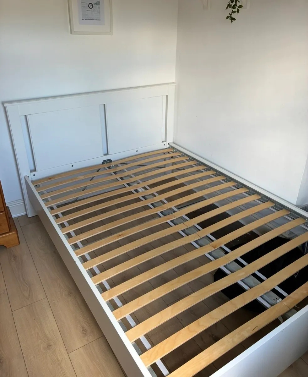 Double bed - Image 1