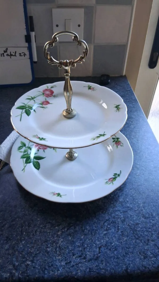 Cake stand - Image 1