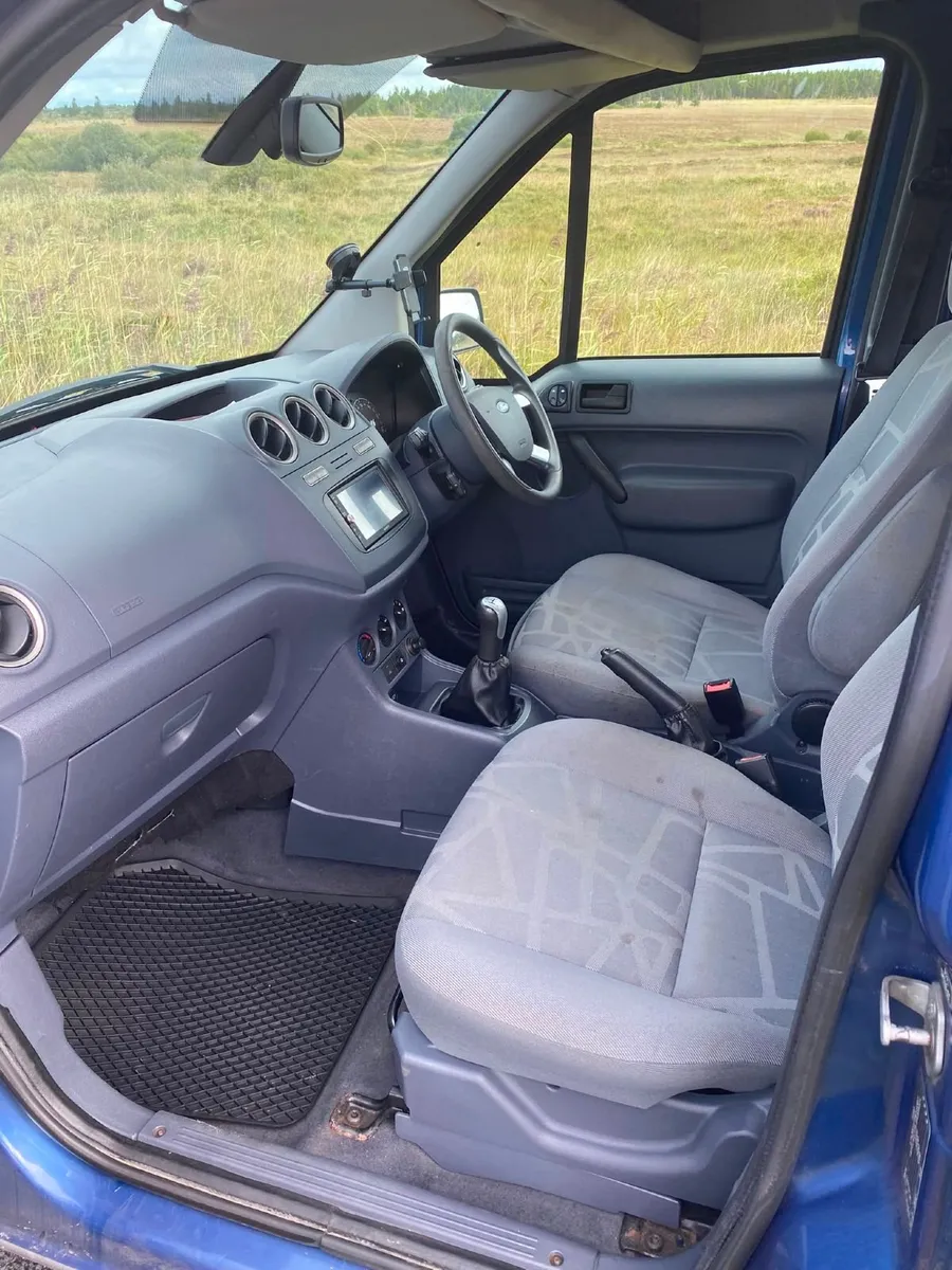Ford Tourneo Connect Van - Low Mileage - Image 3