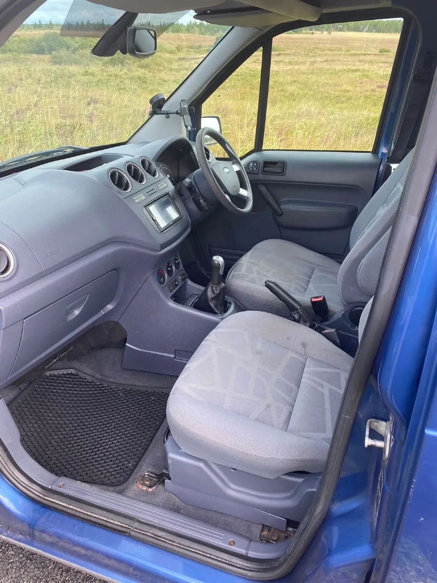Ford Tourneo Connect Van - Low Mileage - Image 4
