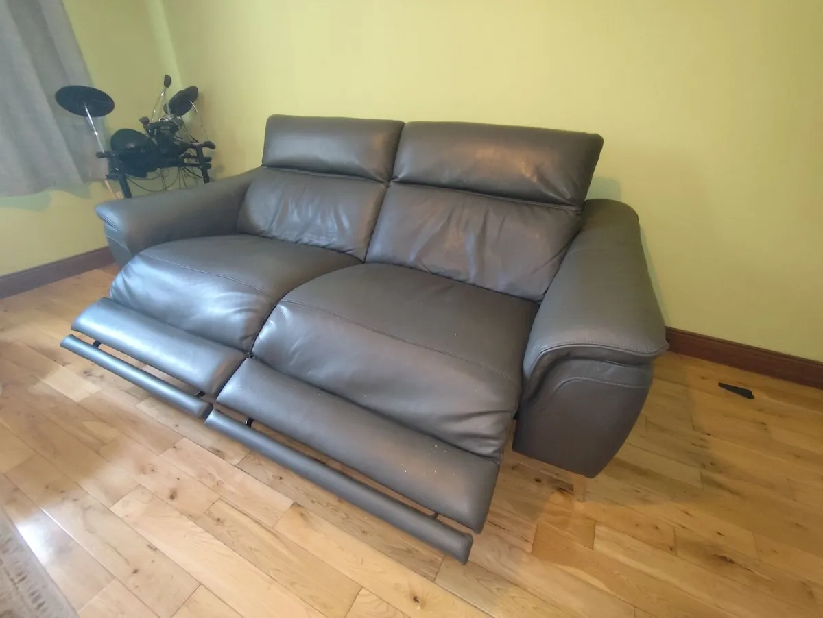 Montaro 3 seater power recliner - Image 3