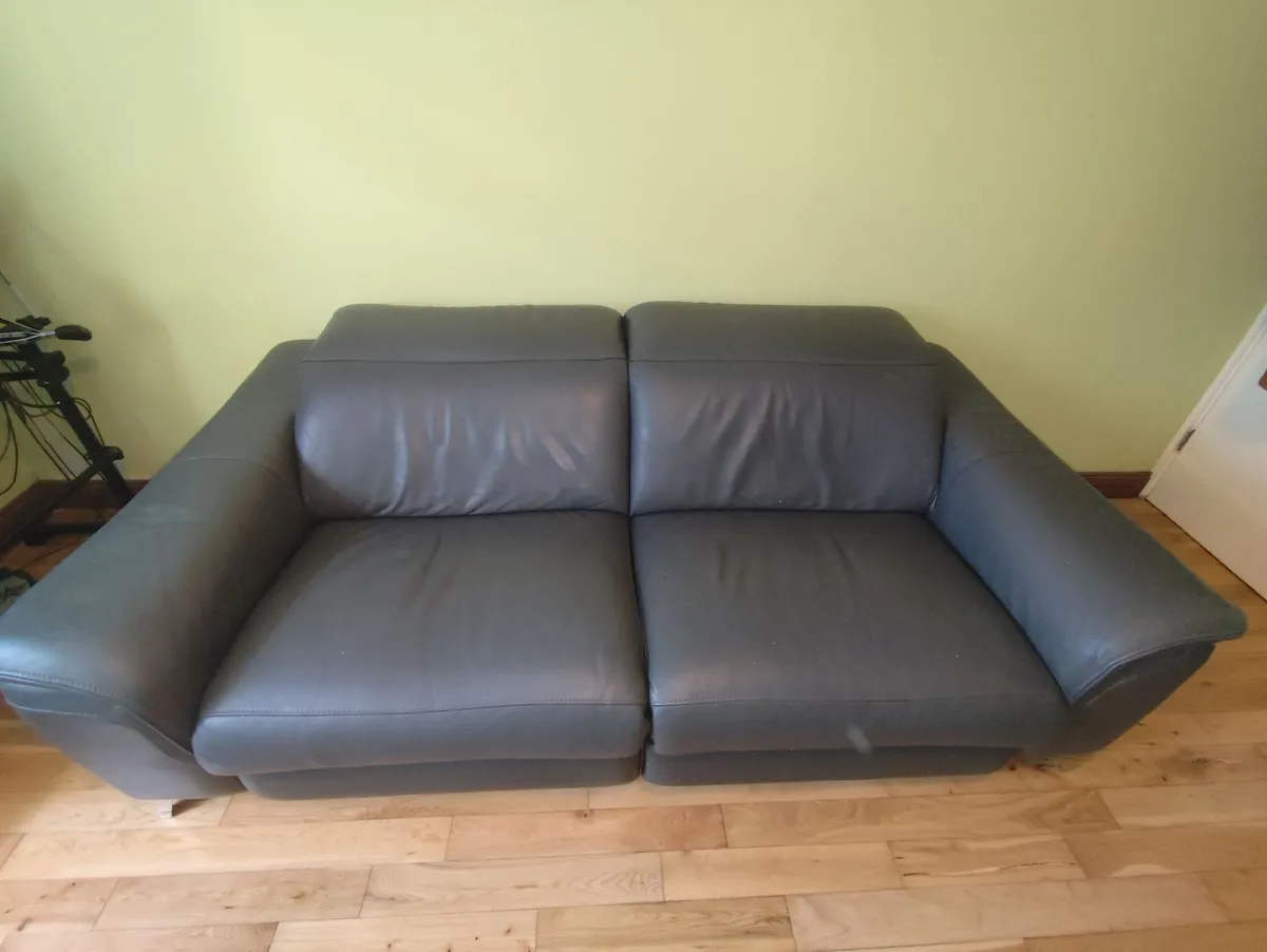 Montaro 3 seater power recliner - Image 1