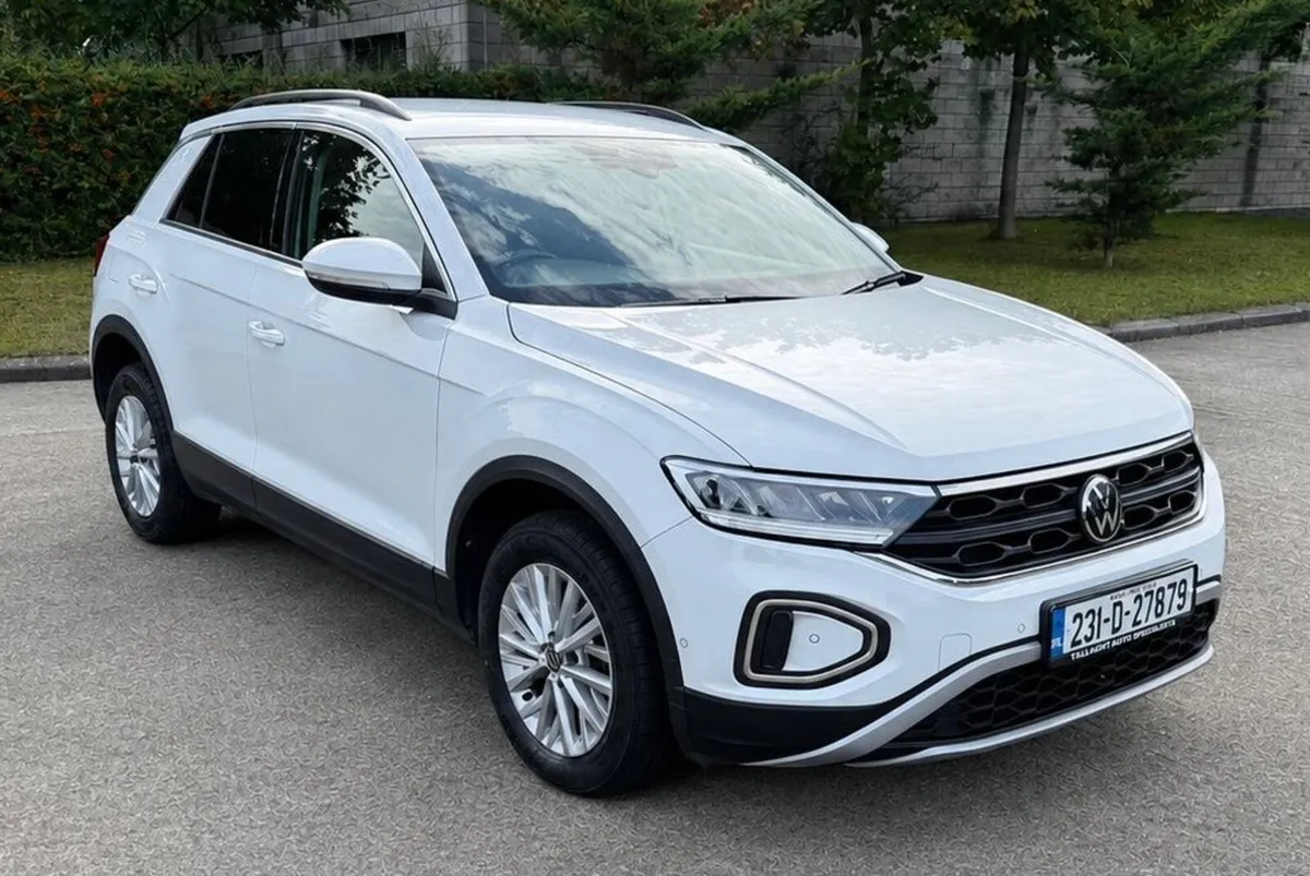 2023 Volkswagen T-Roc Commercial - Image 1