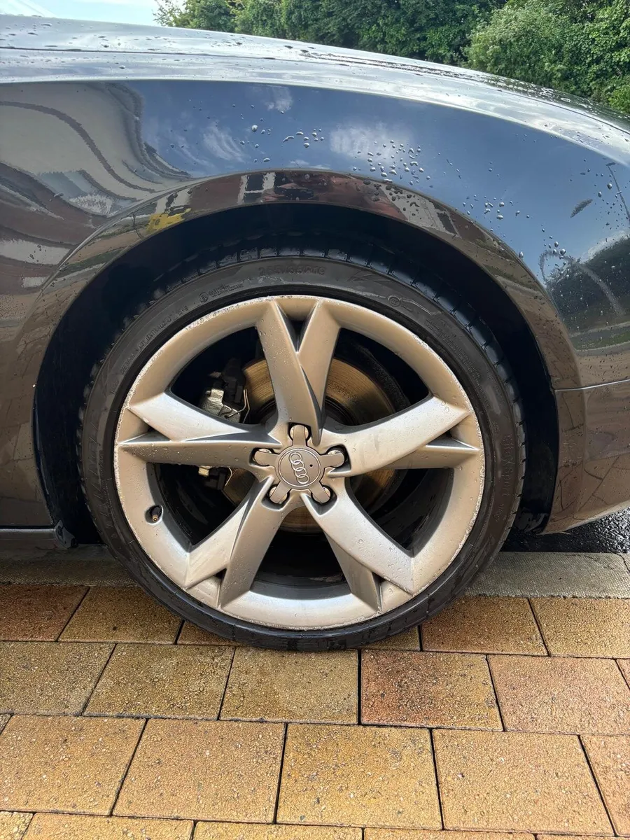 Audi A5 2.0 TDI | Black | Diesel | Manual | Sporty - Image 4