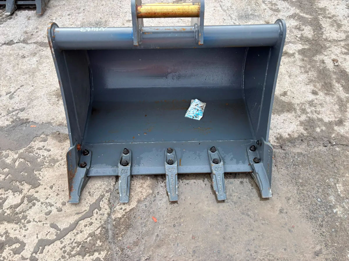 30 Inch 3 ton Heavy-duty excavator digging bucket - Image 1