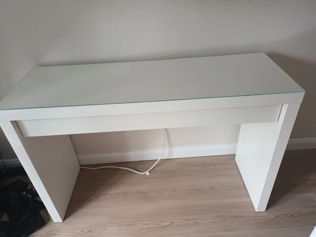 Vanity Table with Chair - Image 3