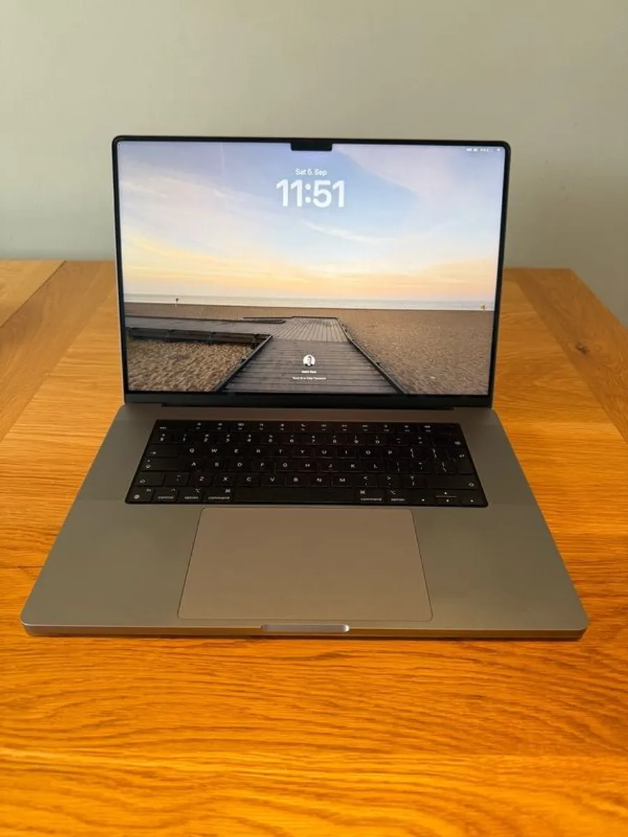 MacBook Pro 16 - Image 1