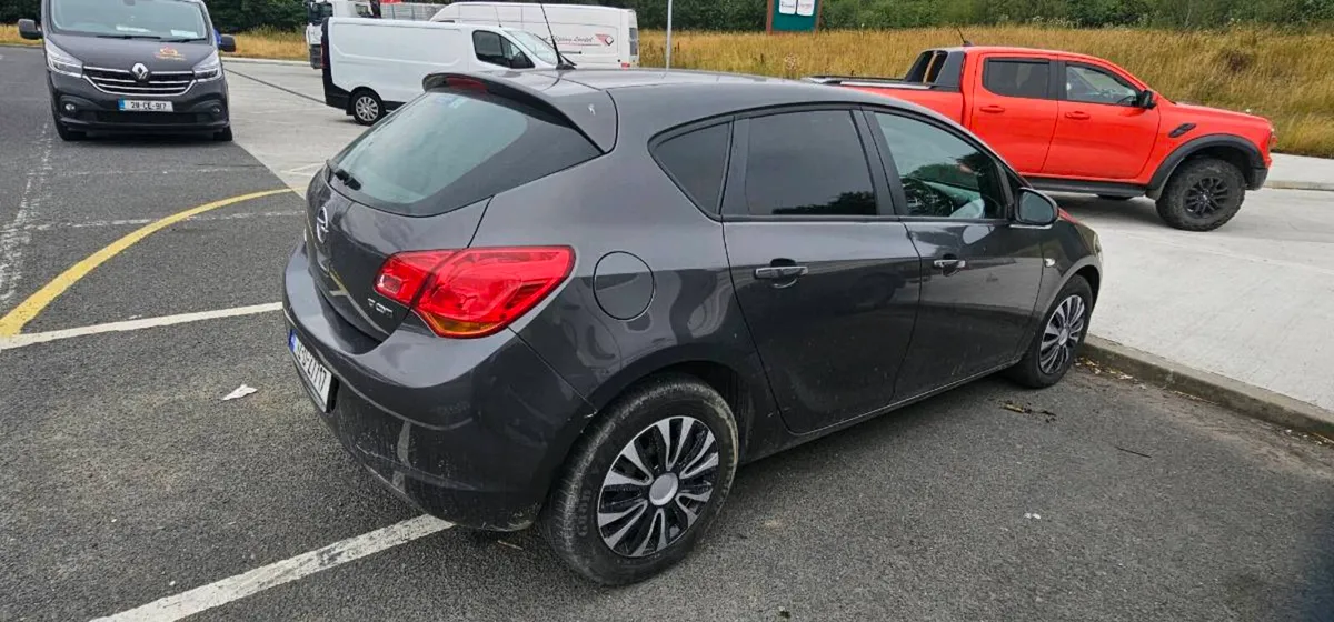 Astra Van - Image 2