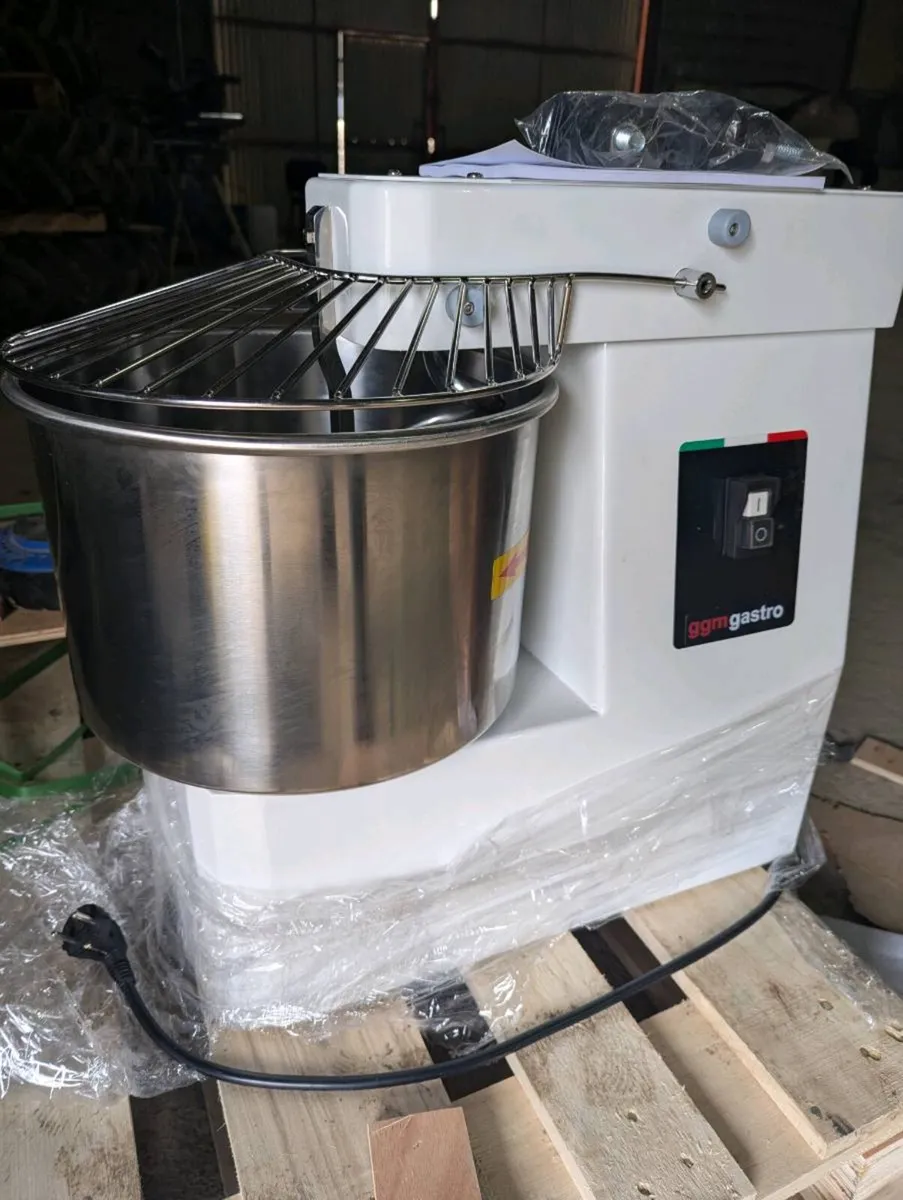 Dough mixer - Image 1