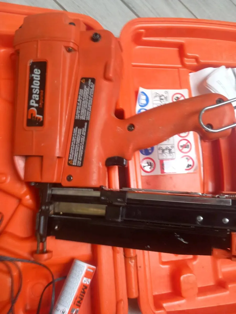 Paslode impulse nail gun - Image 3