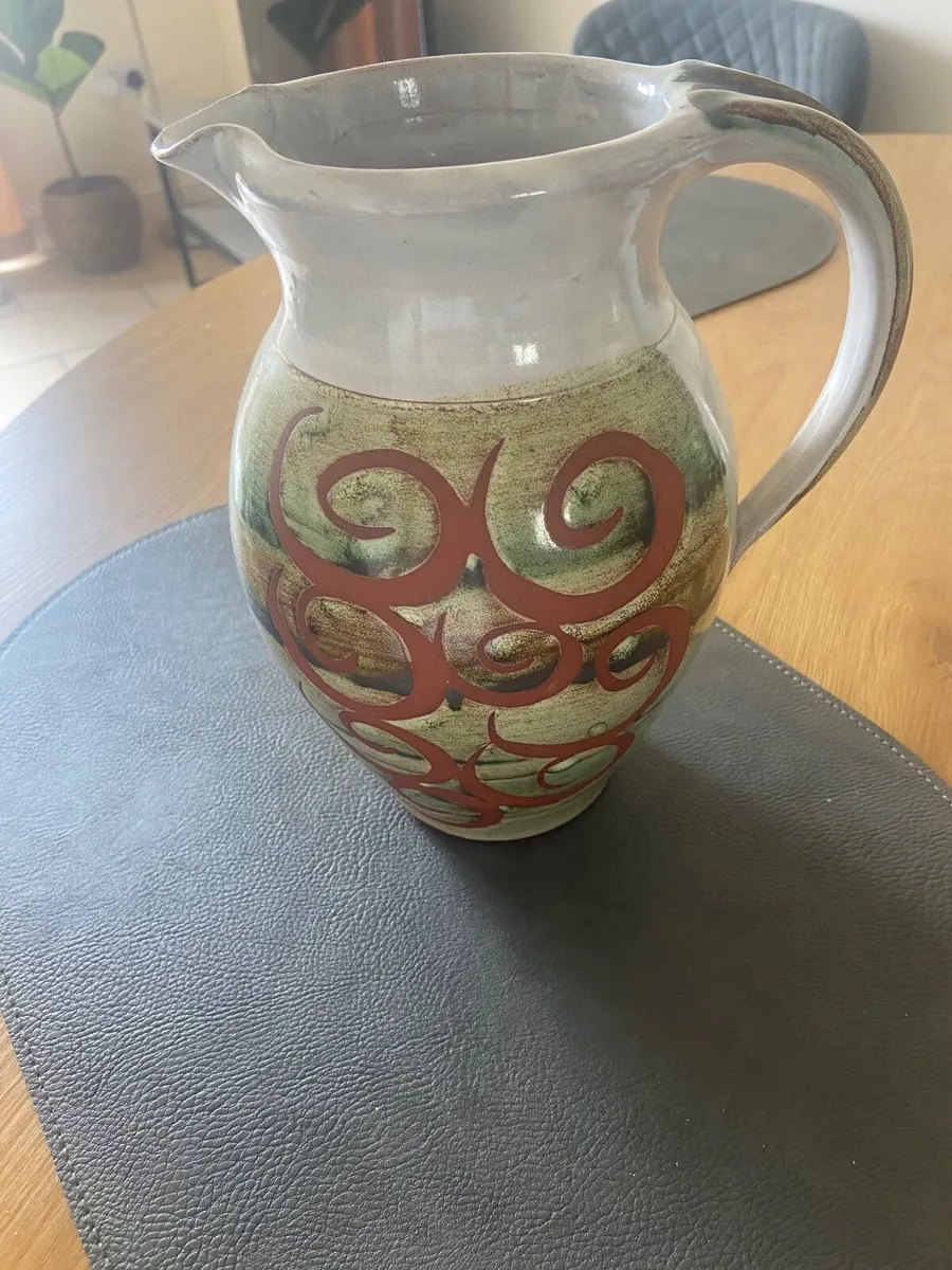 Annascaul pottery jug - Image 4