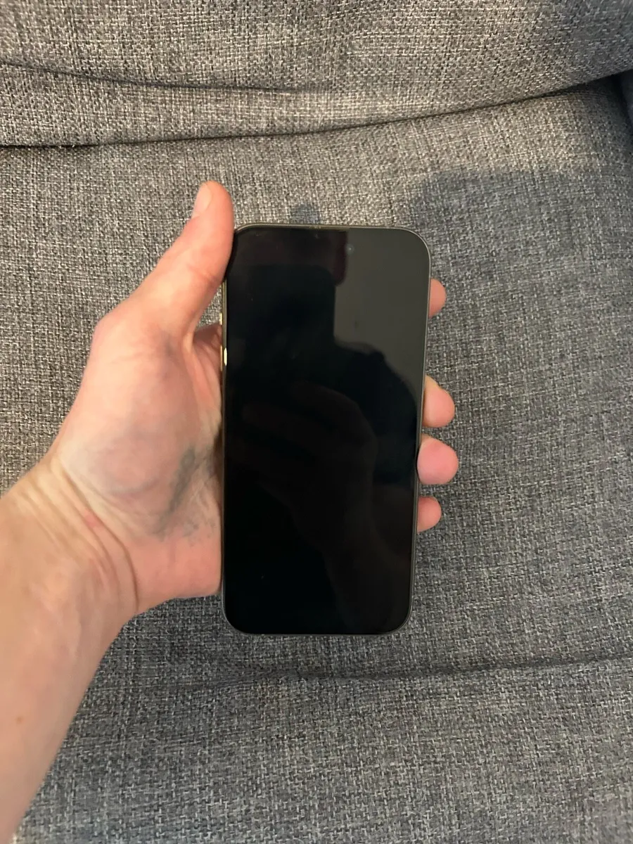 iPhone 15 pro 128gb, unlocked 86% battery - Image 1