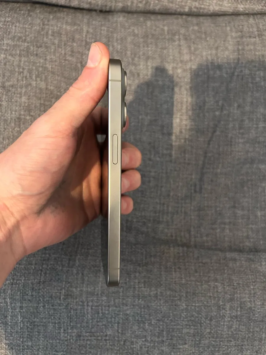 iPhone 15 pro 128gb, unlocked 86% battery - Image 4