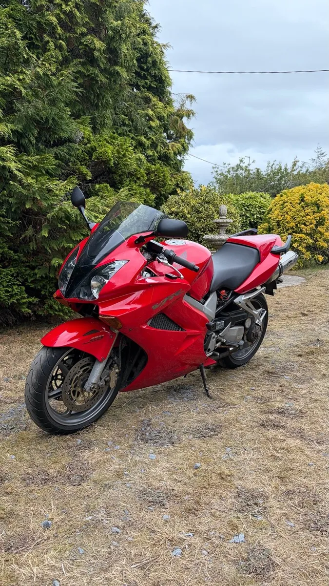 Honda VFR 800 - Image 2