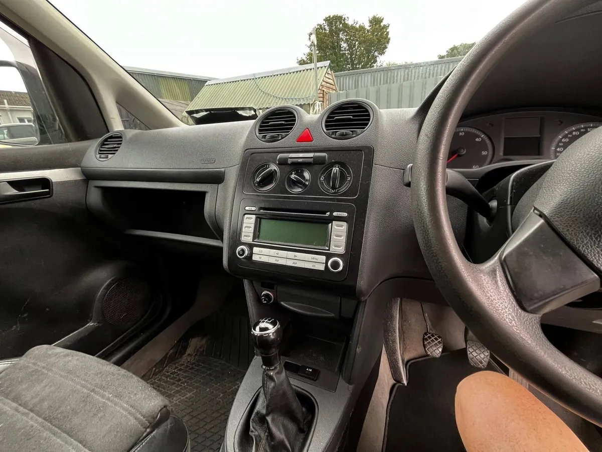 Volkswagen Caddy 2007 - Image 2