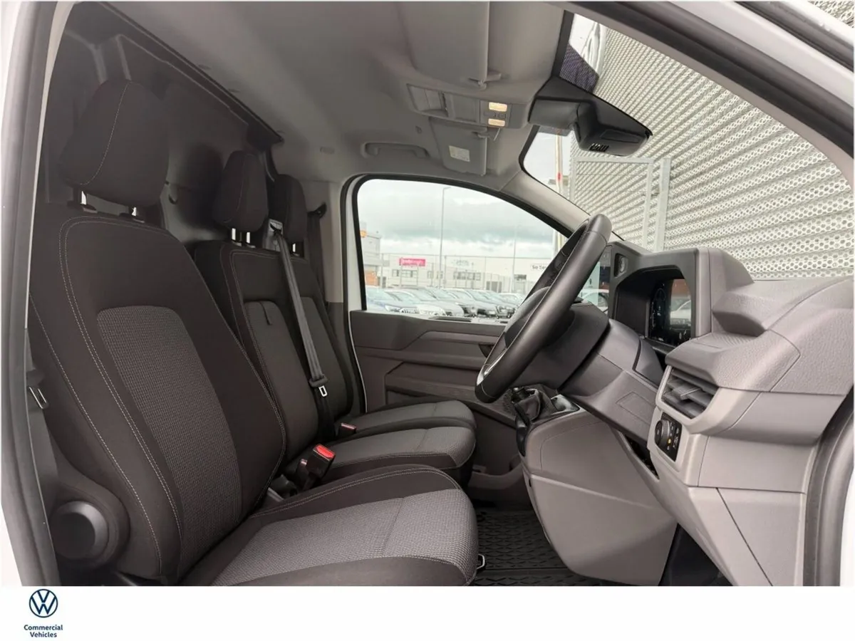 Volkswagen Transporter TRENDLINE LWB 150HP MANUAL - Image 2