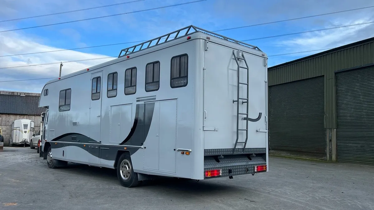 14 tonne 4 horse lorry - Image 3