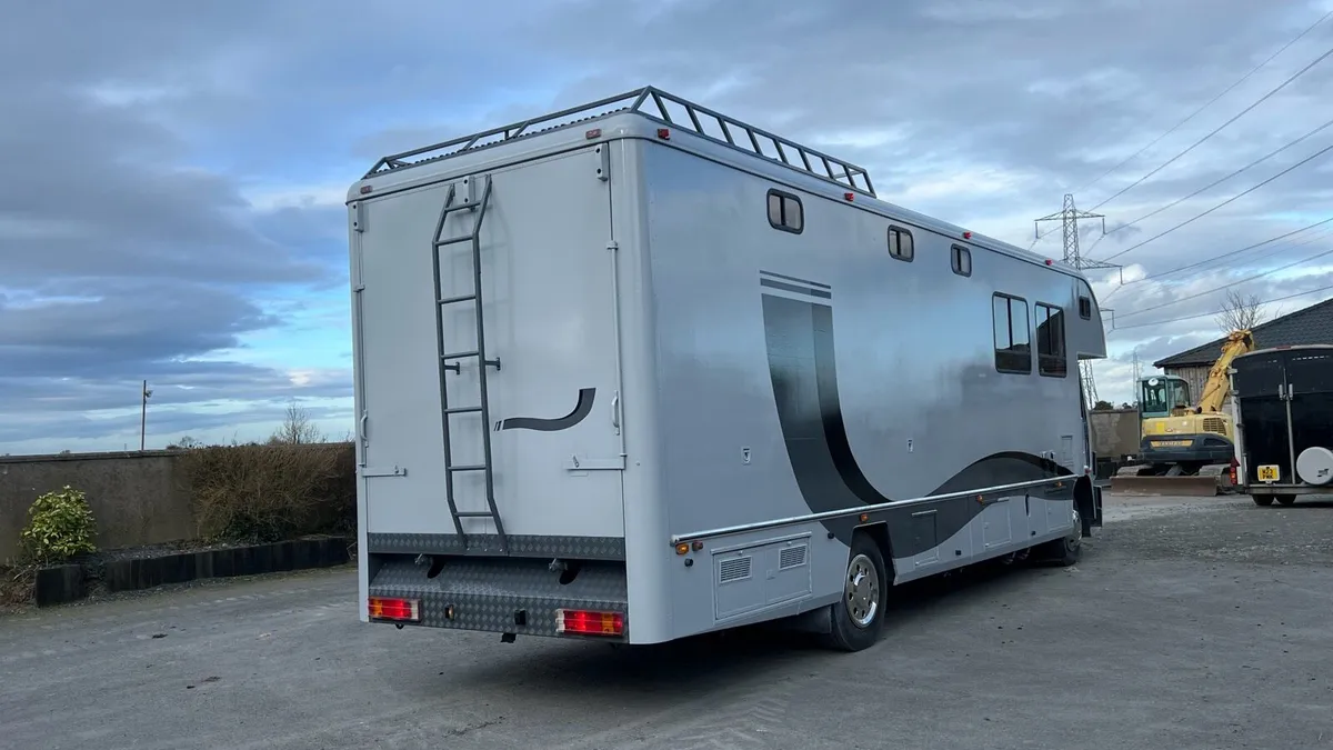 14 tonne 4 horse lorry - Image 4