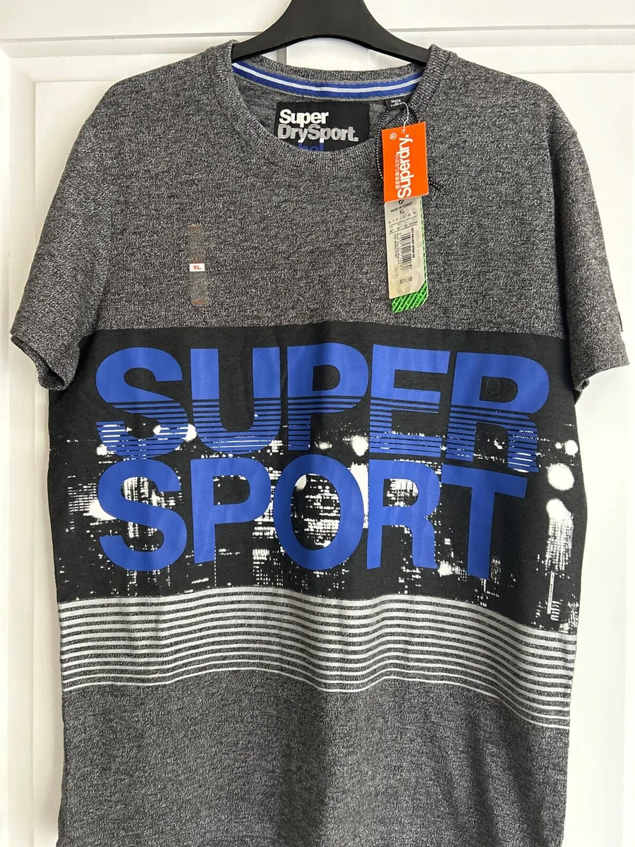 Superdry tee shirt  ( x large - Image 1