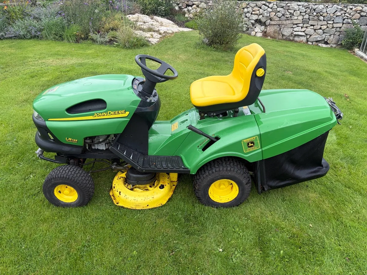 John Deere LR135 ride on mower - Image 1