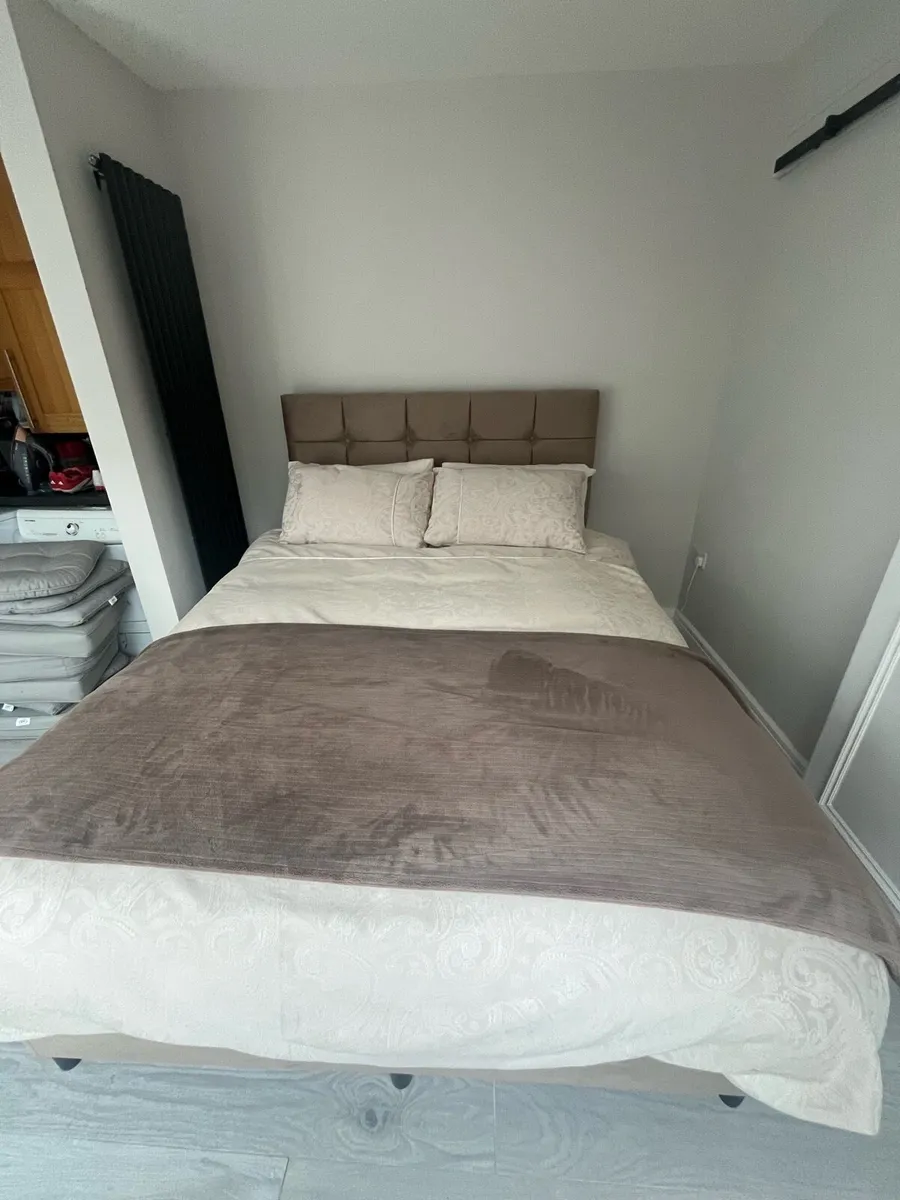 5ft Electric Adjustable Bed - Image 1