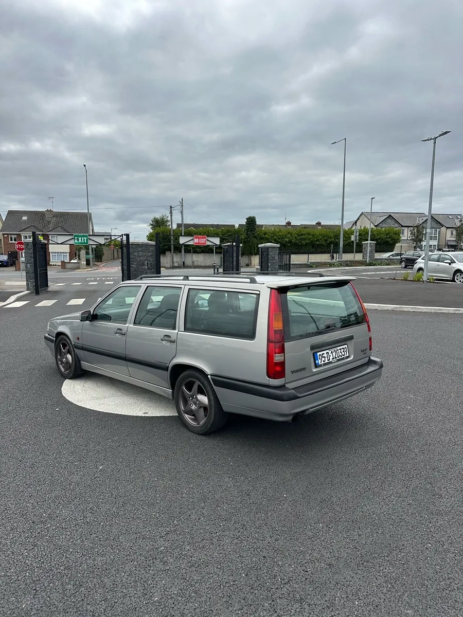 1995 Volvo 850 2.3 turbo estate - Image 2