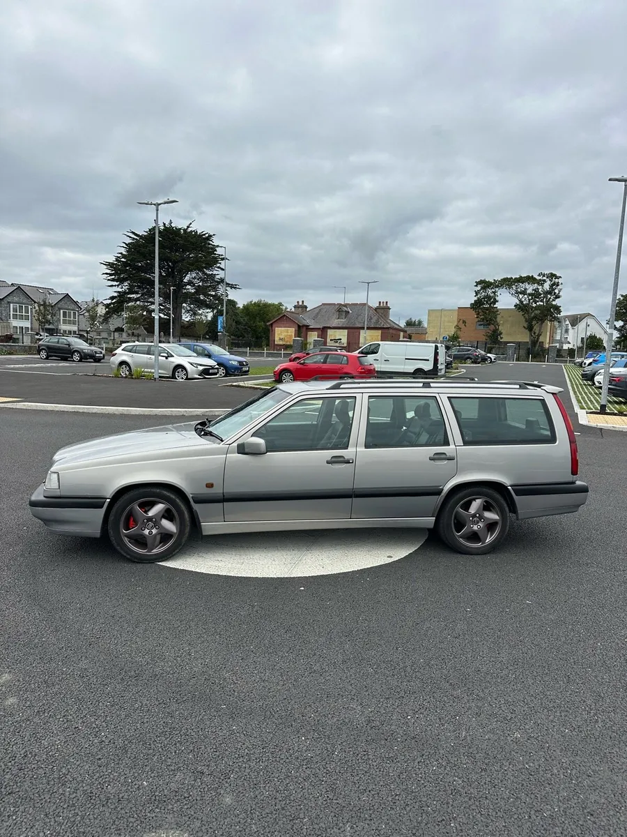 1995 Volvo 850 2.3 turbo estate - Image 4