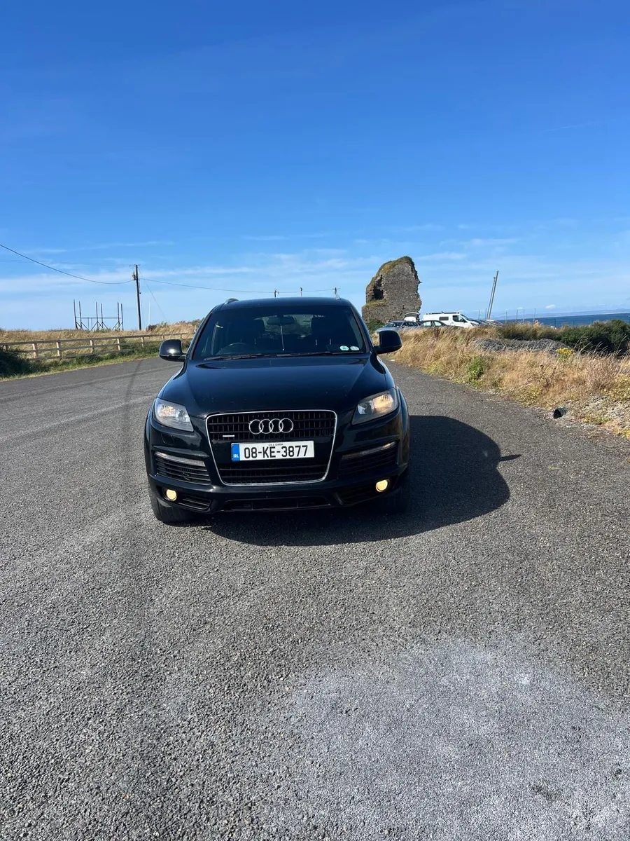 Audi Q7 - Image 2
