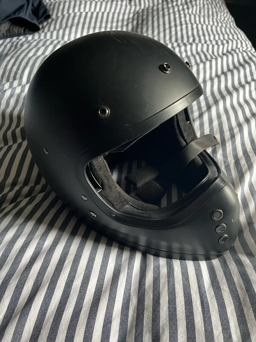 Motorbike boots, helmet & Jacket - Image 4