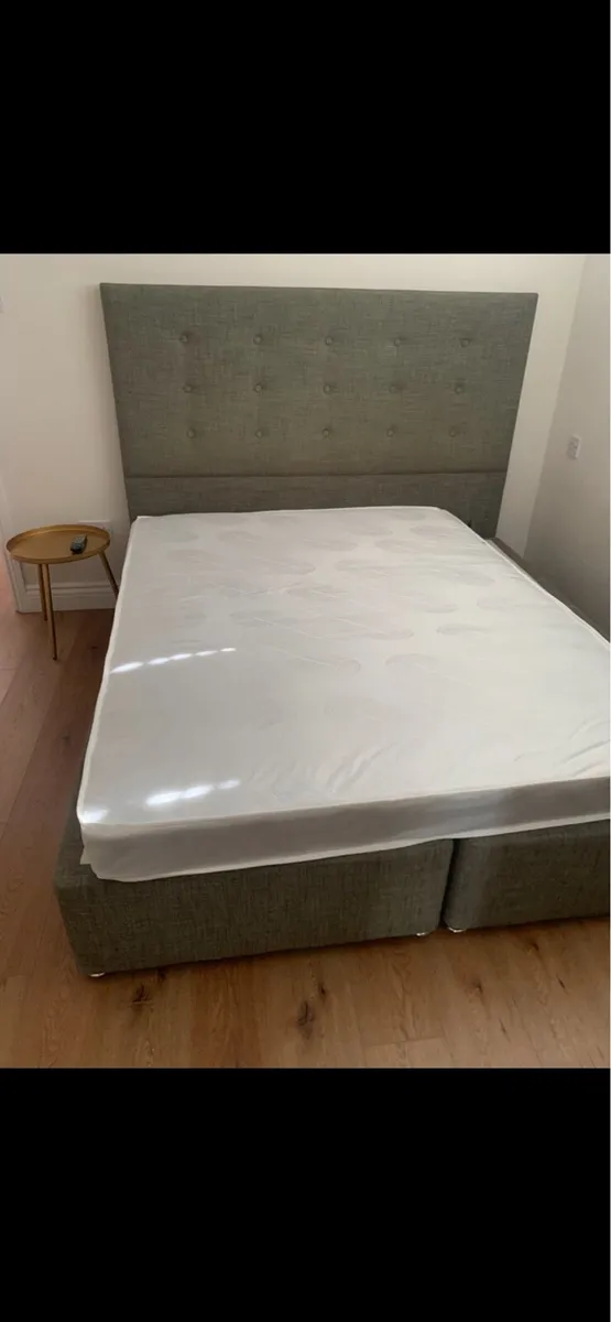 Kingsize bed with brand new mattress