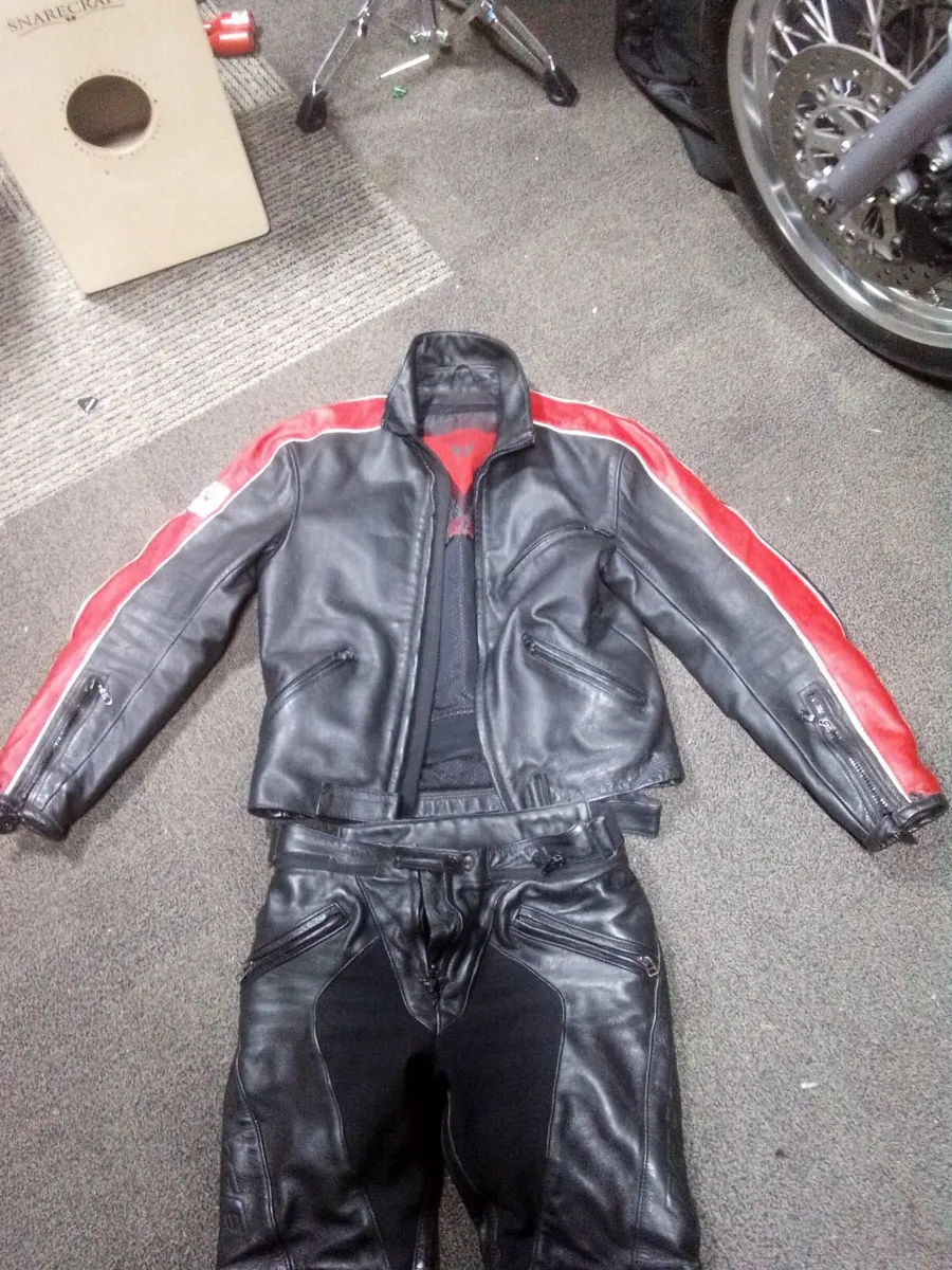 Motorcycle leathers - Image 3