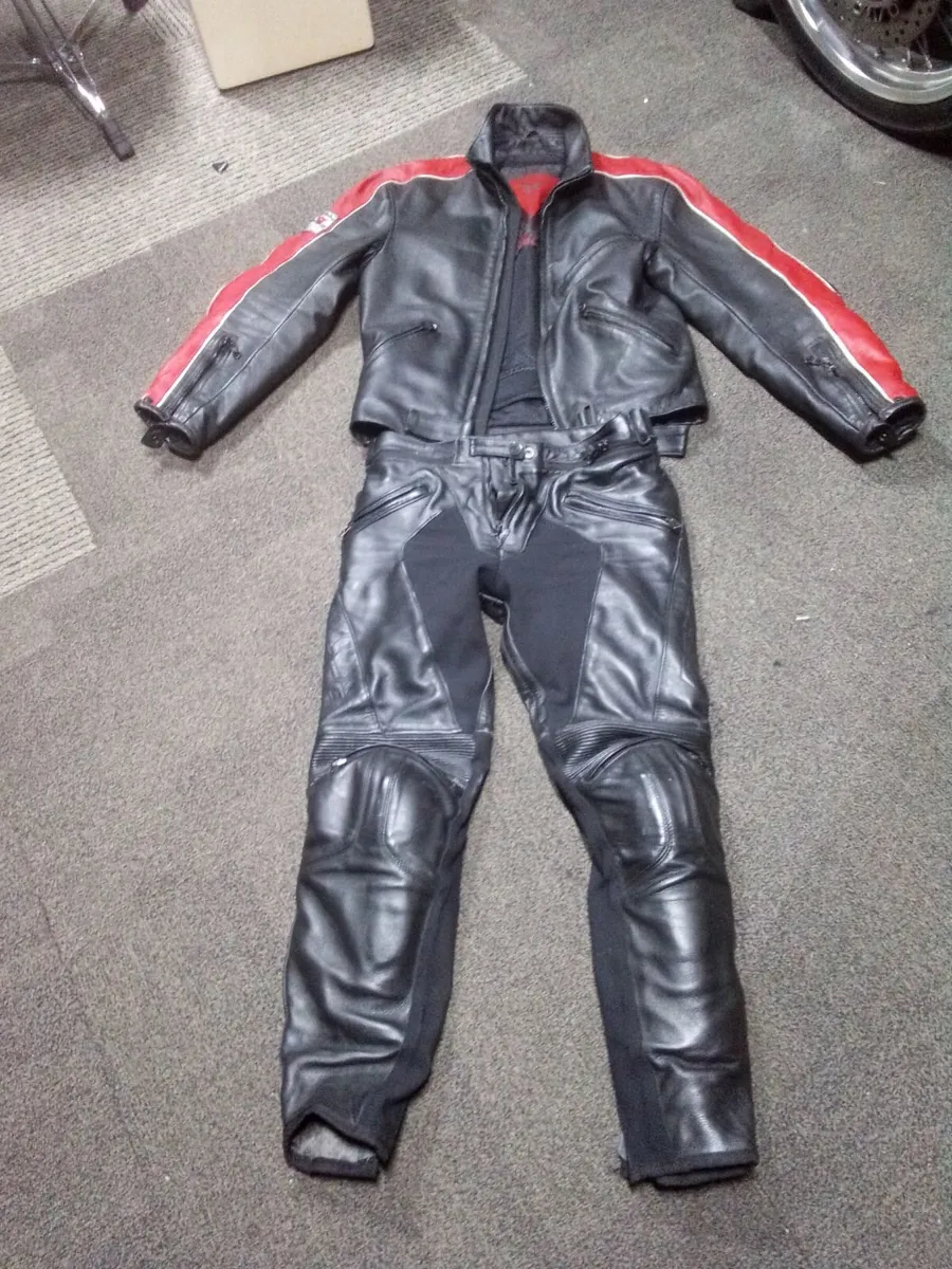 Motorcycle leathers - Image 1