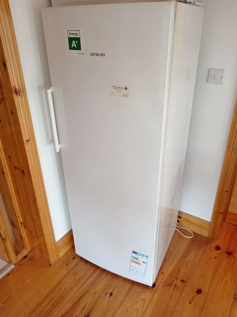 Large siemlns  Fridge for sale - Image 4