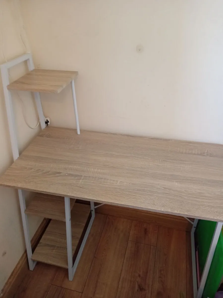 Desk and chair - Image 3
