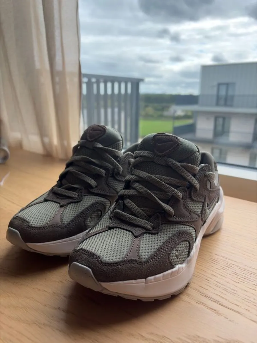 Waterproof Shoes - Image 2