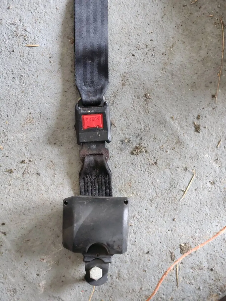 Seat belts - Image 1