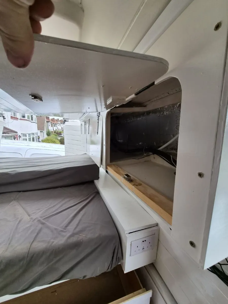 Nissan Interstar Campervan - Image 4
