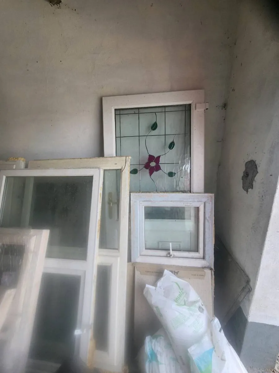 House windows and other items - Image 2