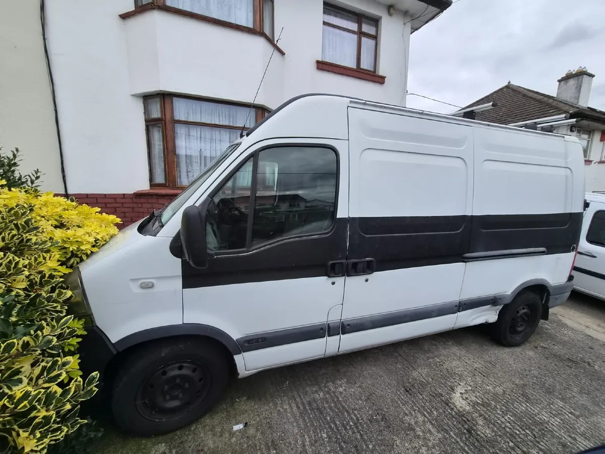 Nissan Interstar Campervan - Image 1