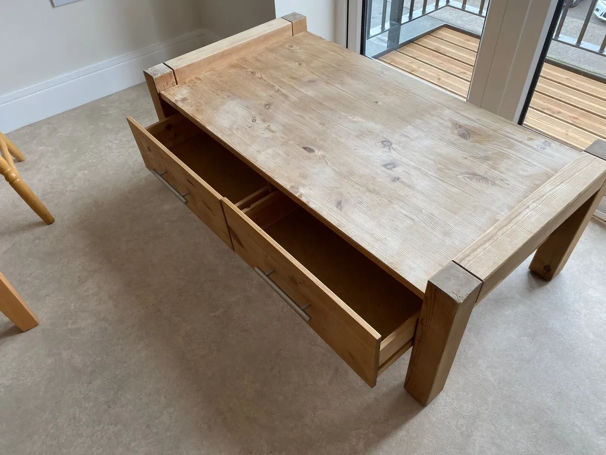FREE COFFEE TABLE WITH DRAWERS - Image 3