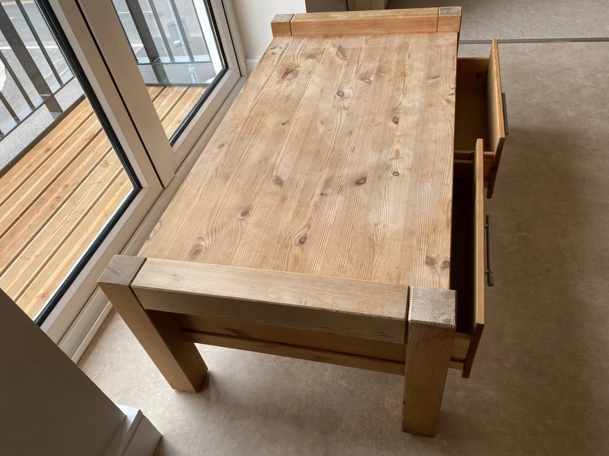 FREE COFFEE TABLE WITH DRAWERS - Image 4