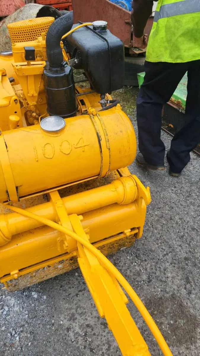 Vibrating roller plus yanmar diesel power washer - Image 3