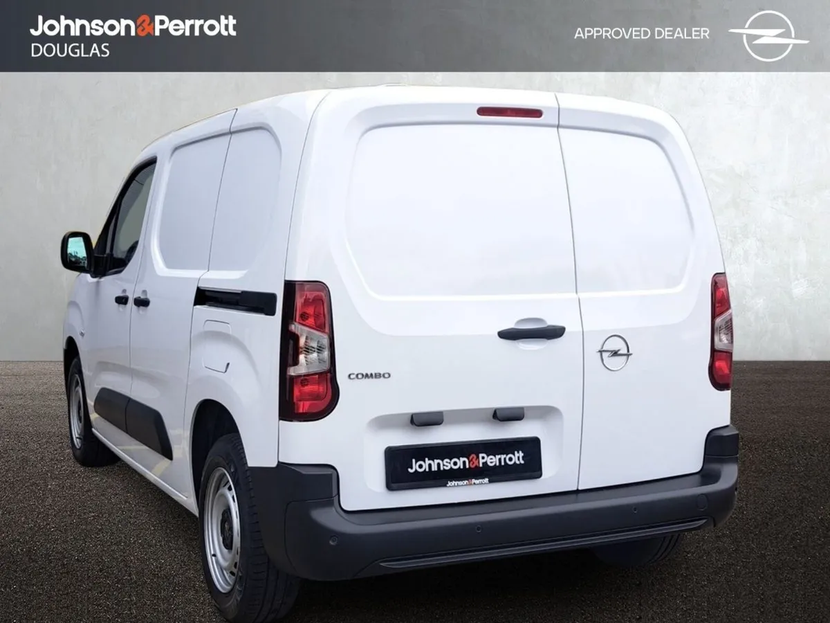 Opel Combo Edition 7 Seat L2H1 1.5 D 100PS - Image 2