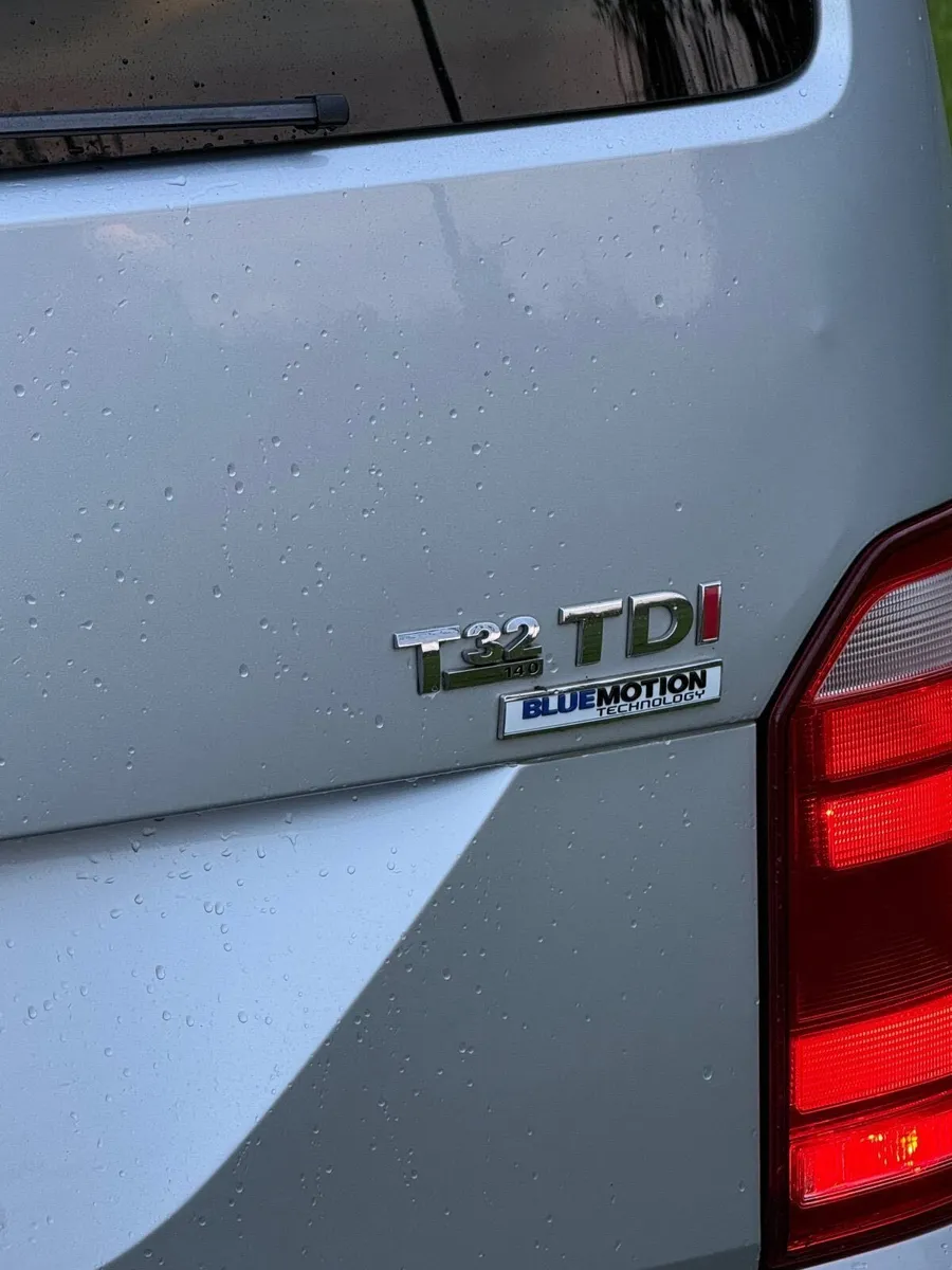 VW Transporter, DSG Automatic T32/140 Blue Motion - Image 2