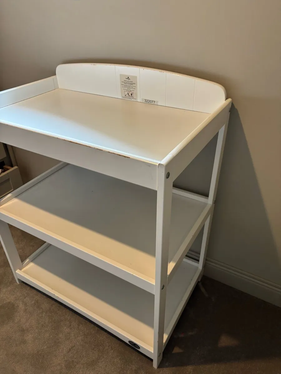 Baby changing unit - Image 1