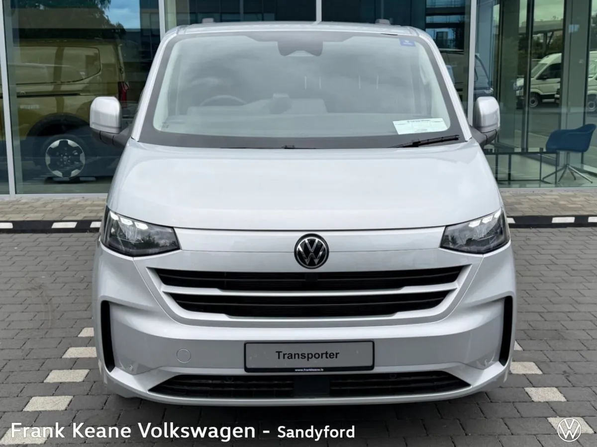 Volkswagen Transporter HIGHLINE AUTO LWB 150BHP *P - Image 4