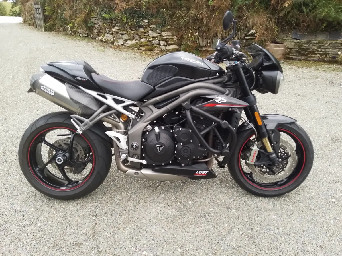 Triumph speed triple RS 1050 for sale - Image 1