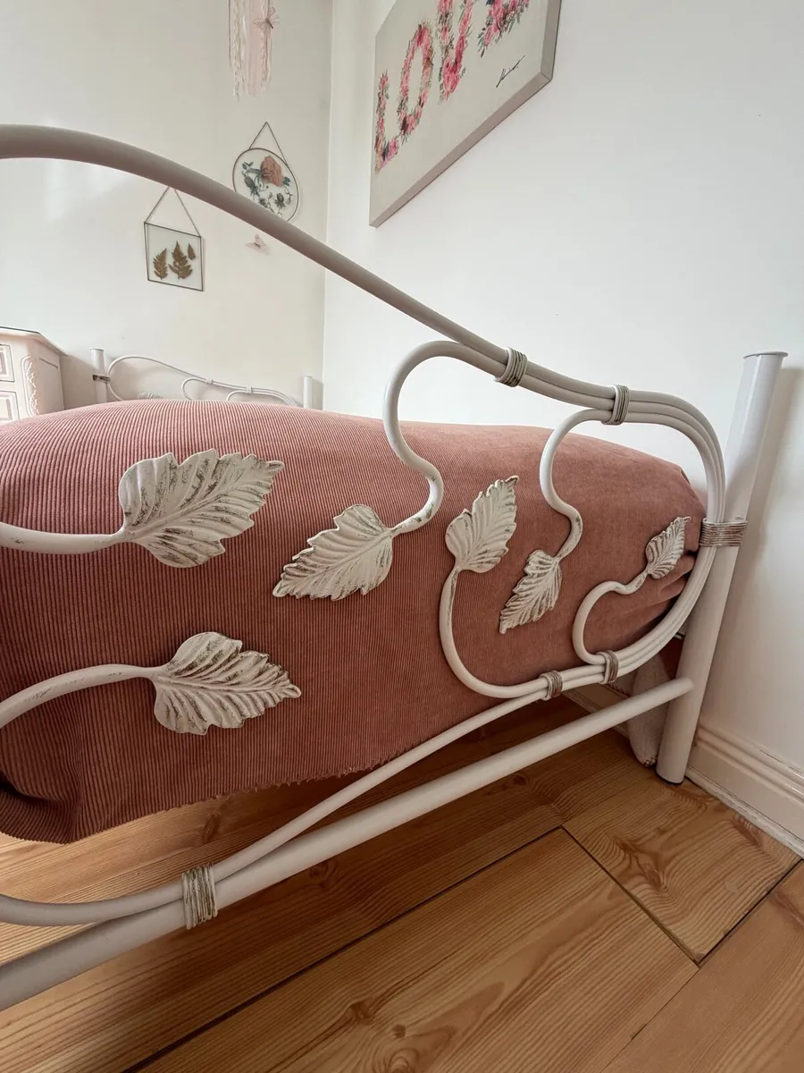 Handcrafted white metal single bed with mattress - Image 4